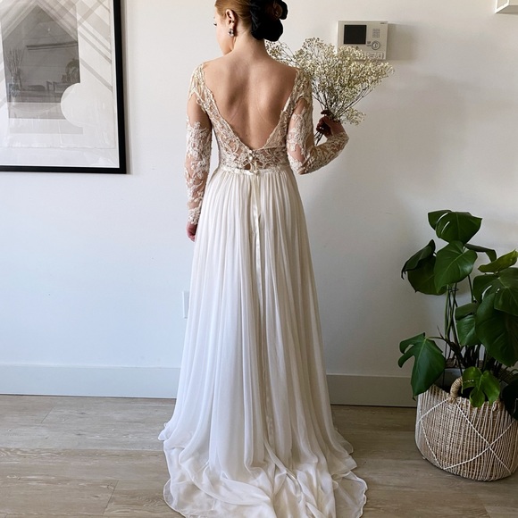 Anne Barge Leyland Wedding Gown - Picture 8 of 16